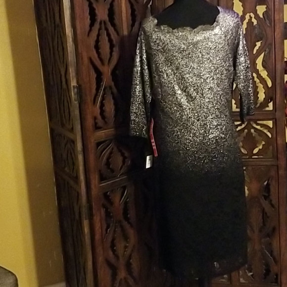 Dress - Picture 2 of 7